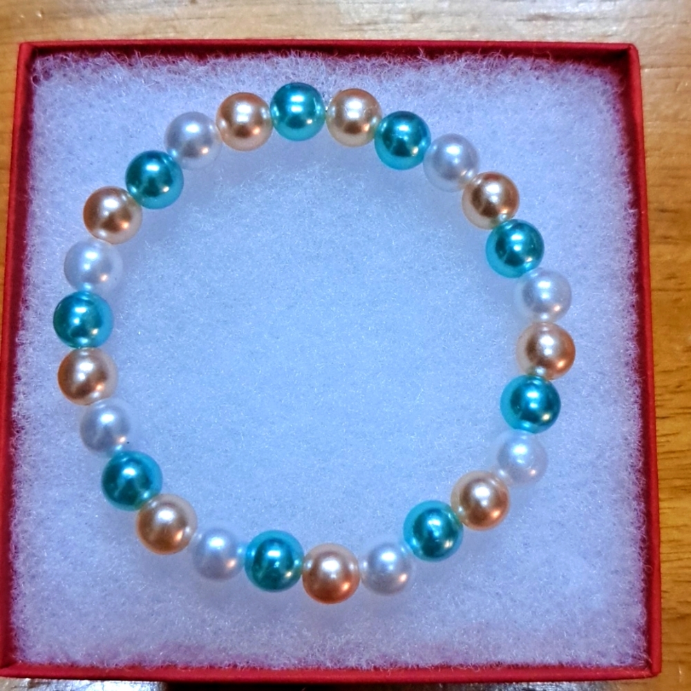 Amy's Pearl Bracelet
